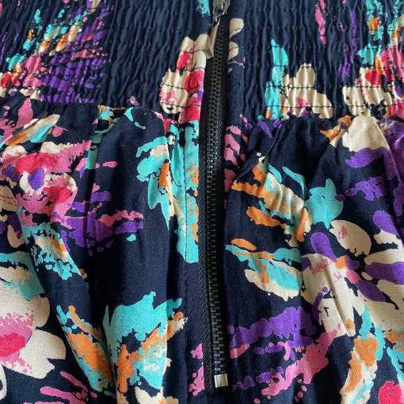 Forever 21 Floral Flounce Mini Skirt with Zipper (Medium) - Picture 3 of 4